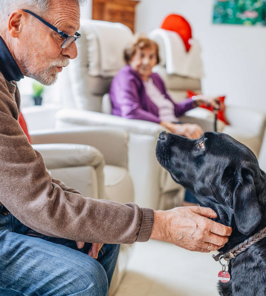 Alter Mann mit Hund